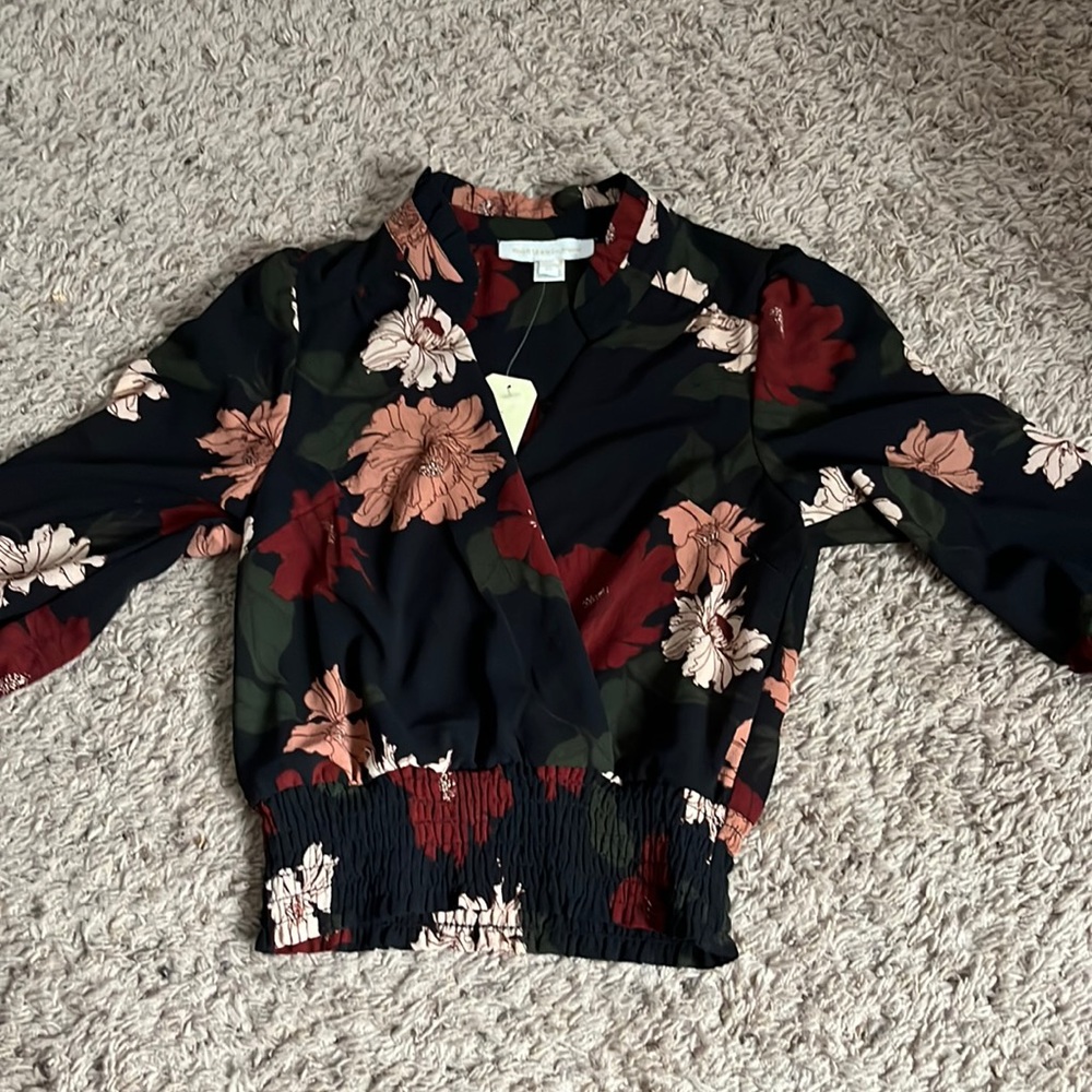 NEW!  XS monteau flower blouse